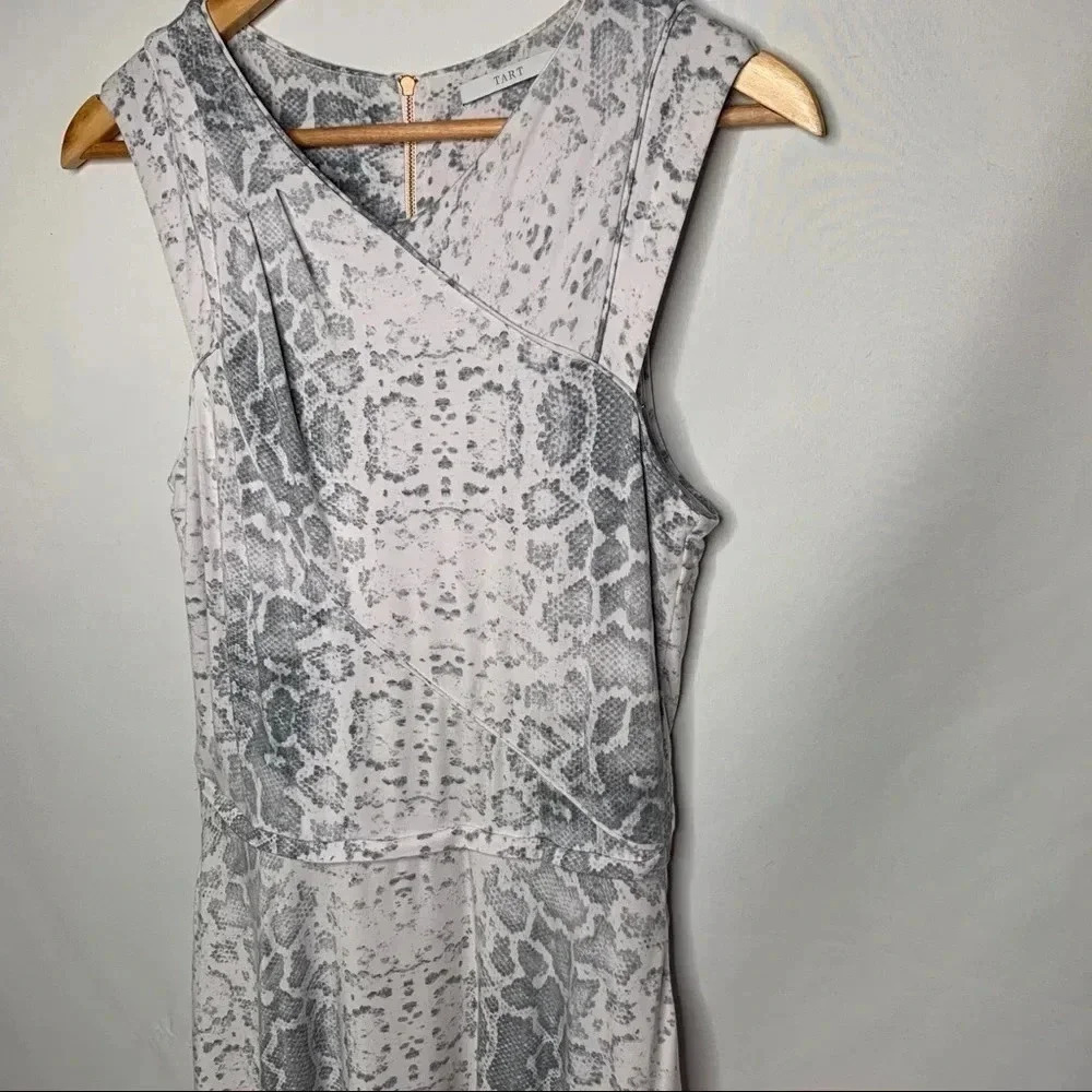 TART Gray Snakeskin Sleeveless Dress Size M